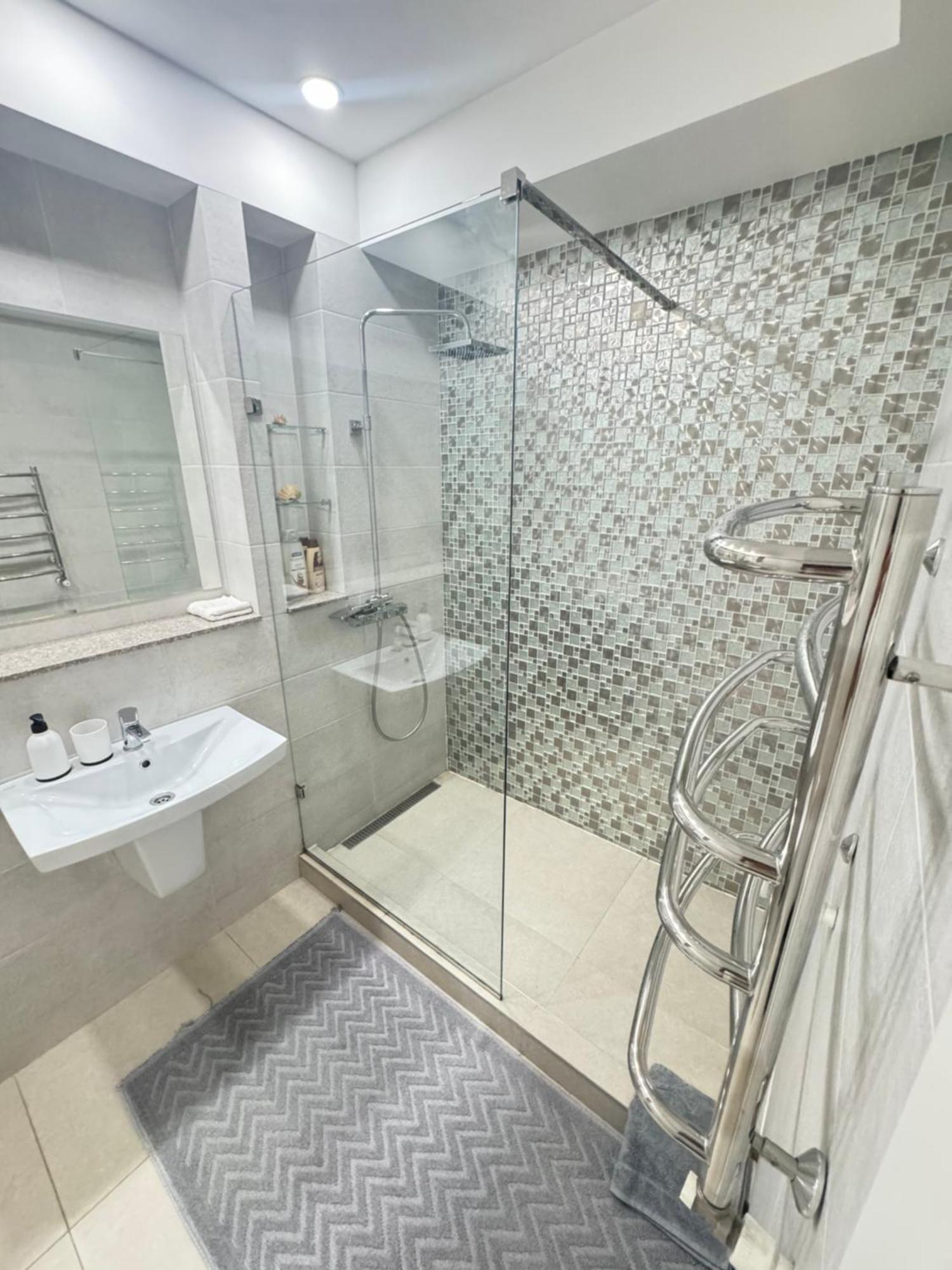 New Lux Apartment In Chisinau Exterior photo